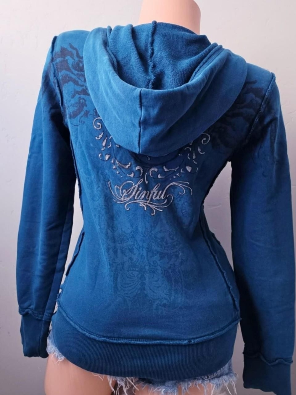 ❌️Dont Buy❌️2000s y2k Sinful by Affliction teal sweater Small